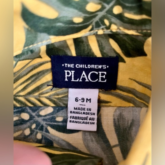 NWOT Children’s Place Button Down Shirt & Matching Short Set Size 6-9 Months - Picture 5 of 7